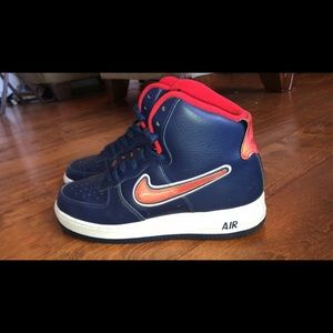 Size 10 men’s Air Force one high.